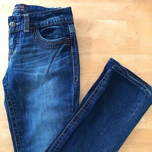 Maurices Premium Jeans. Size 9/10